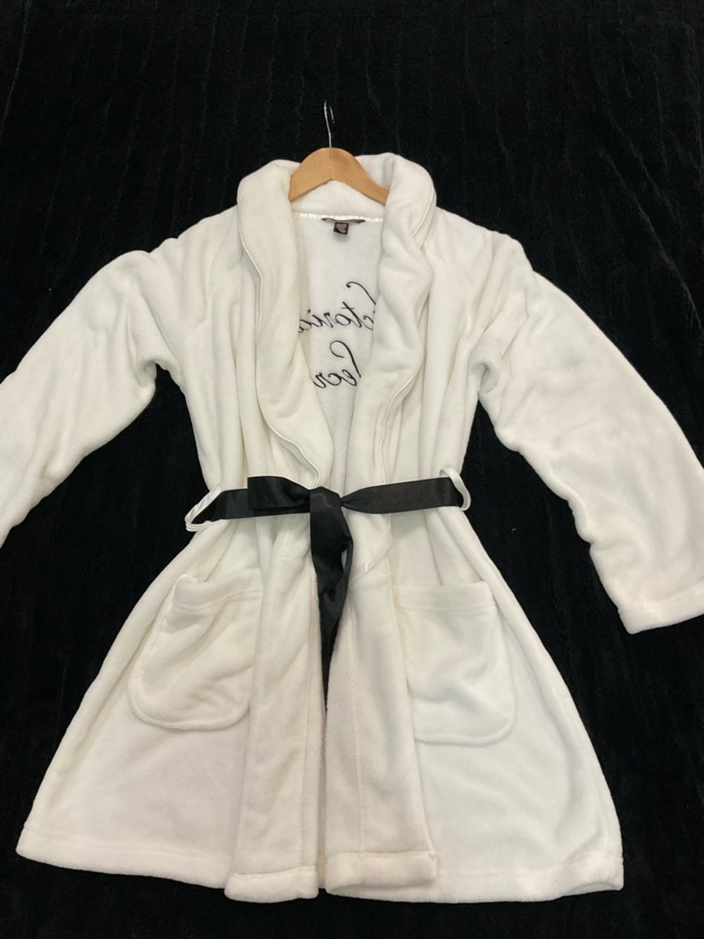 Victoria's Secret White Plush Robe with Black Belt - Picture 2 of 12